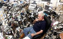 nowthatsamessyoffice.jpg